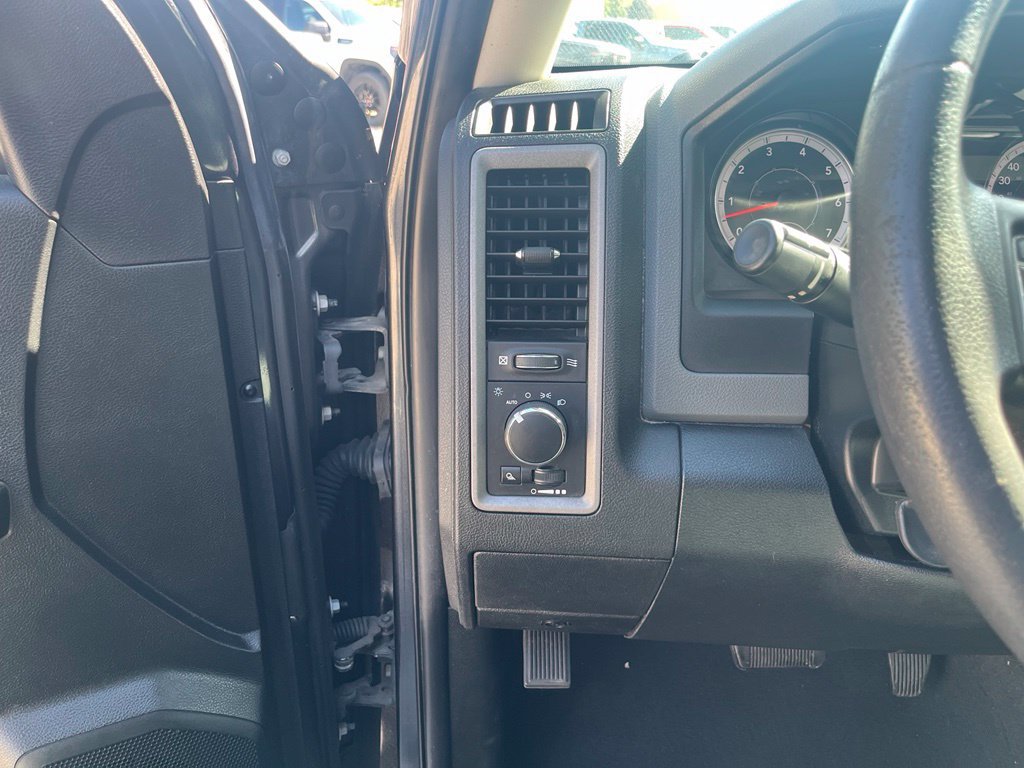 Used 2018 RAM 1500 ST w/ SXT Appearance Group AWD/4WD image 22
