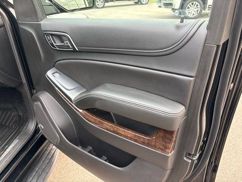 Used 2018 Chevrolet Suburban LT AWD/4WD image 6