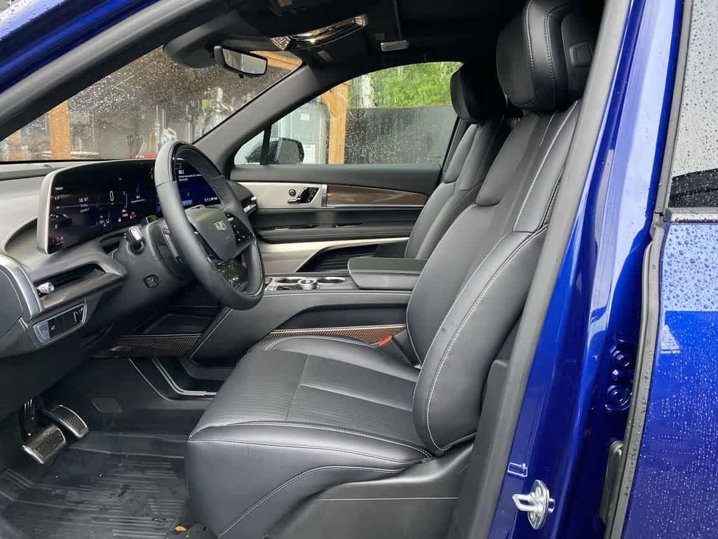 Certified 2026 Cadillac Vistiq Premium Luxury w/ LPO, Floor Liner Package AWD/4WD image 14