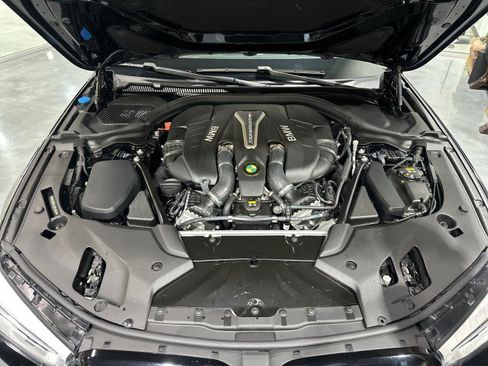 Used 2018 BMW M550i xDrive AWD/4WD image 25