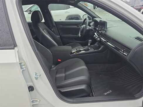 Used 2025 Honda Civic Sport image 10