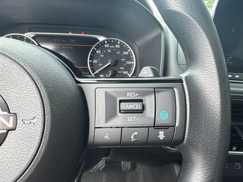 Used 2023 Nissan Rogue SV AWD/4WD image 12