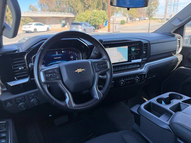 Used 2025 Chevrolet Silverado 2500 LT w/ Convenience Package AWD/4WD image 15