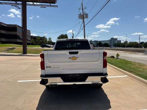 Used 2024 Chevrolet Silverado 1500 LT AWD/4WD image 11