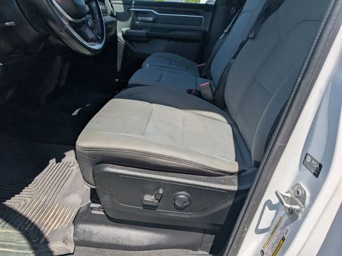 Used 2022 RAM 1500 Big Horn AWD/4WD image 9