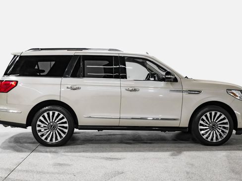 Used 2018 Lincoln Navigator Select w/ Technology Package image 6
