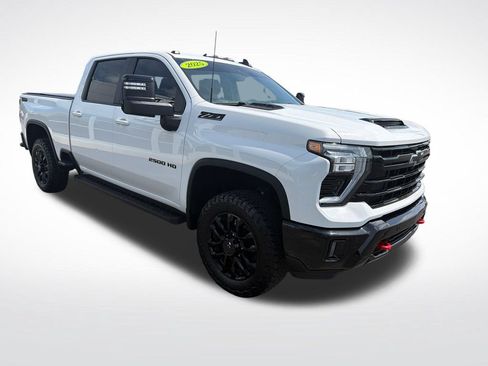 Used 2025 Chevrolet Silverado 2500 LT w/ Trail Boss Package AWD/4WD image 3