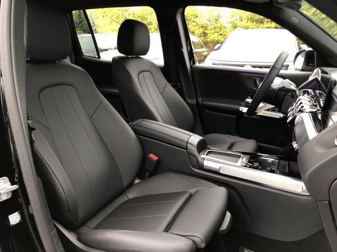 New 2025 Mercedes-Benz GLB 250 4MATIC image 31