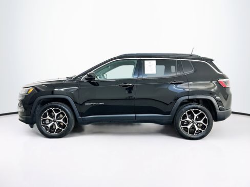 Used 2025 Jeep Compass Limited image 4