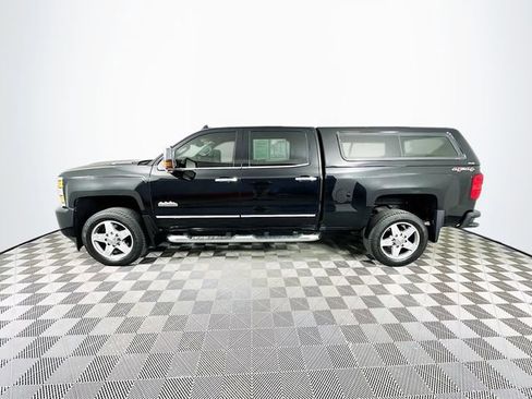 Used 2017 Chevrolet Silverado 2500 High Country w/ Duramax Plus Package image 7