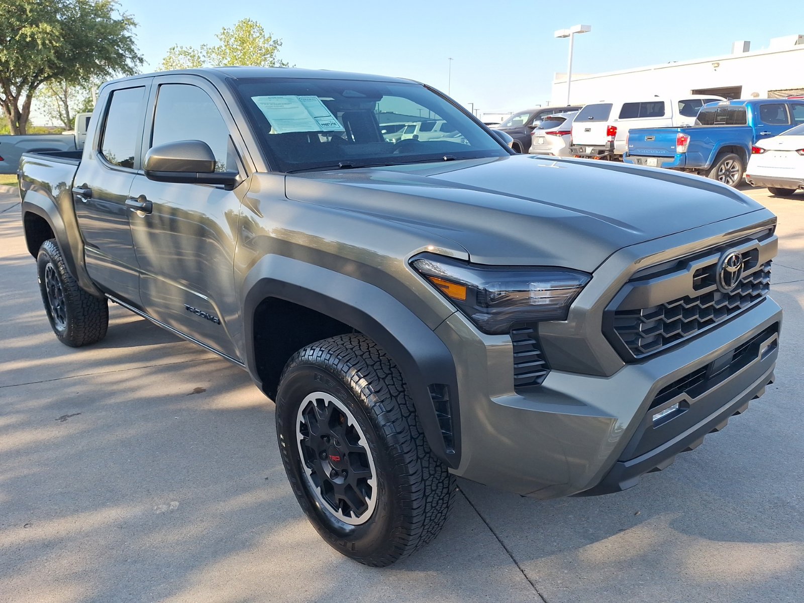 Used 2025 Toyota Tacoma TRD Off-Road AWD/4WD image 8