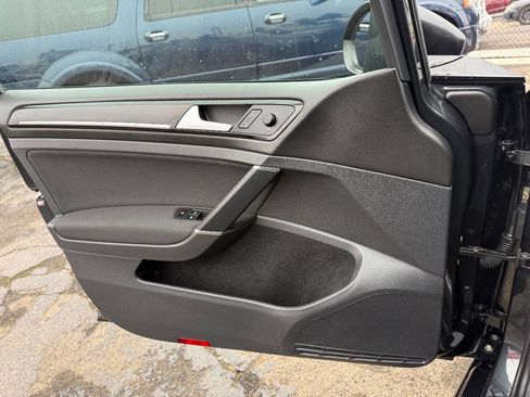 Used 2015 Volkswagen Golf 4-Door image 24