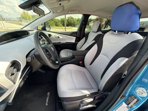 Used 2019 Toyota Prius LE FWD image 13