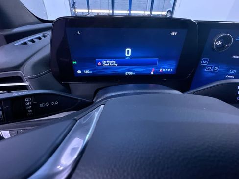 Used 2025 Chevrolet Traverse LT image 22