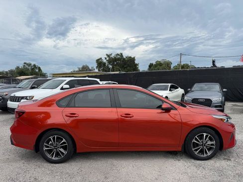 Used 2024 Kia Forte LXS w/ LXS Technology Package FWD image 4