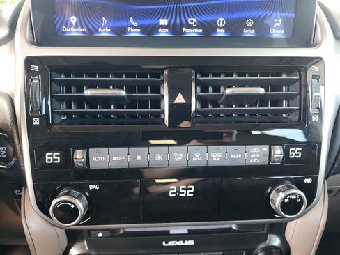 Used 2023 Lexus GX 460 Premium image 49