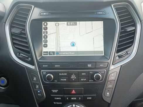 Used 2017 Hyundai Santa Fe Limited AWD/4WD image 8