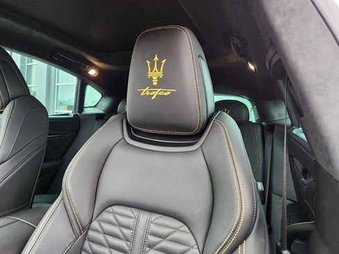 Used 2023 Maserati Levante Trofeo image 11