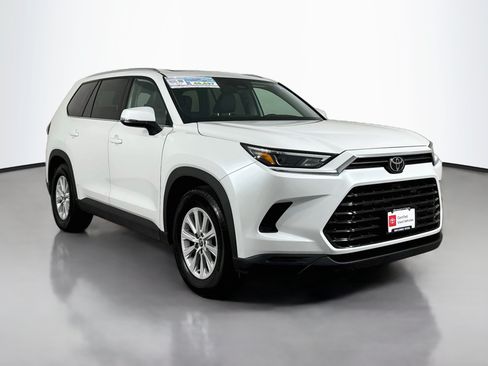 Certified 2025 Toyota Grand Highlander AWD image 1