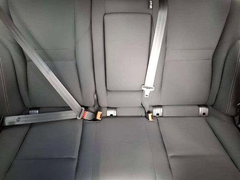 Used 2025 Nissan Rogue S image 17