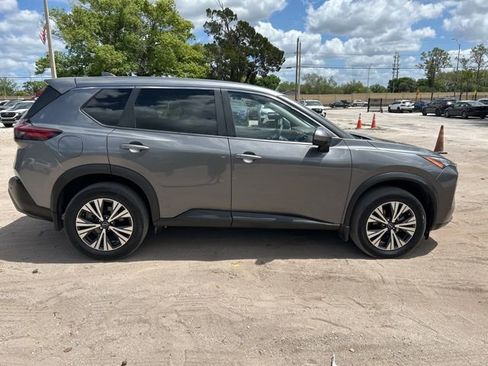 Used 2023 Nissan Rogue SV image 17