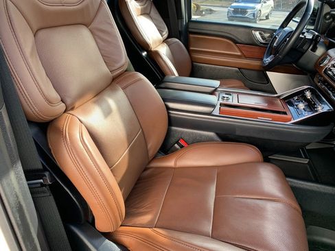 Certified 2023 Lincoln Navigator L Reserve image 11