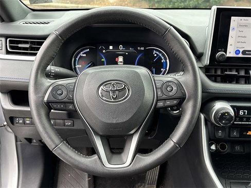 Used 2023 Toyota RAV4 SE image 19