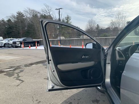 Used 2022 Honda HR-V LX image 22