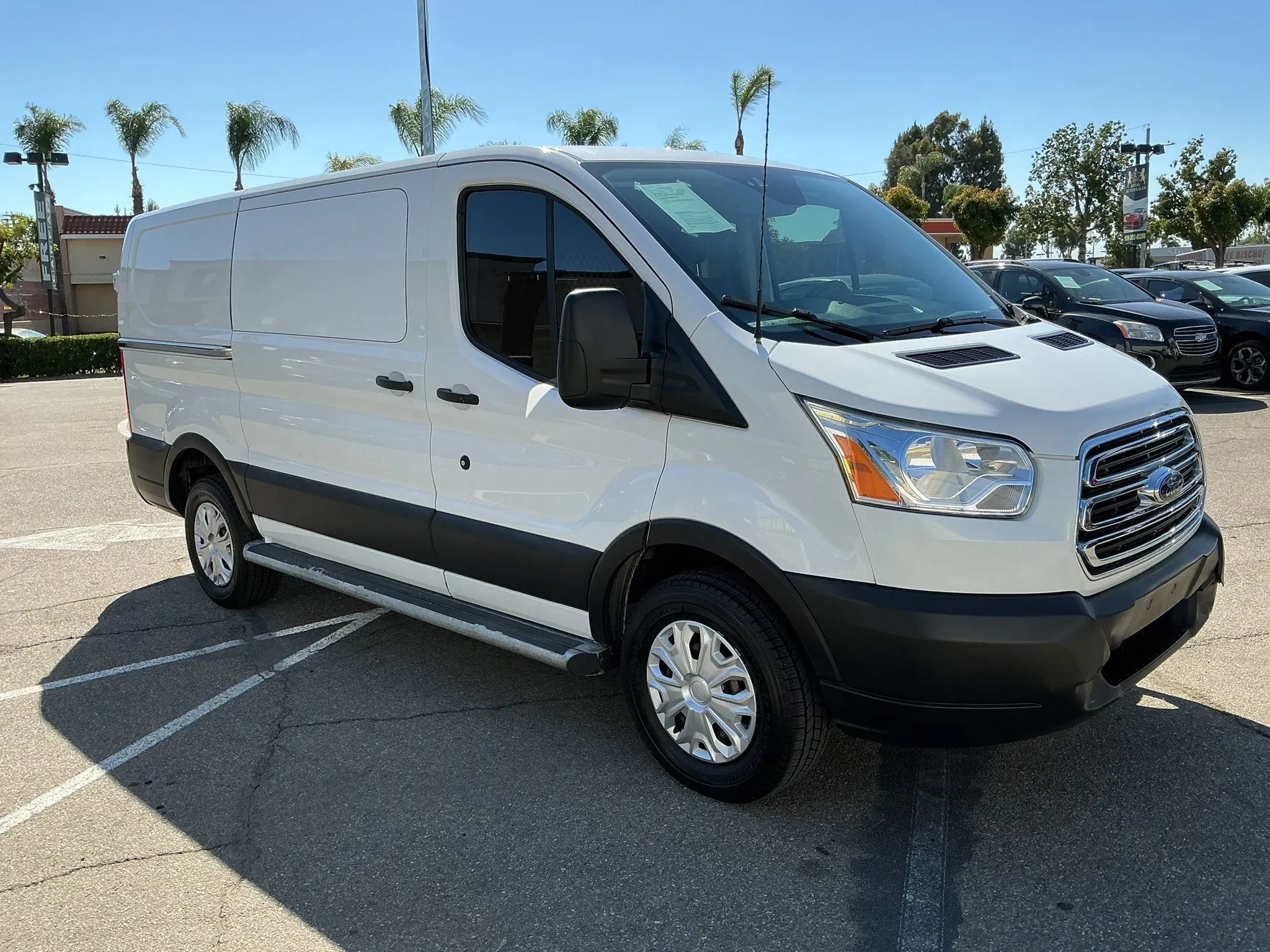 Used 2019 Ford Transit 250 130 Low Roof w/ Exterior Upgrade Package RWD image 3