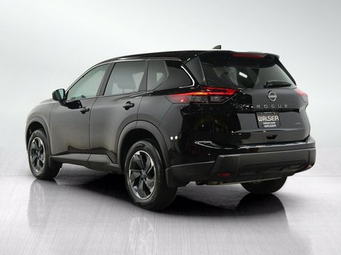 Used 2026 Nissan Rogue SV w/ Cold Weather Package AWD/4WD image 4