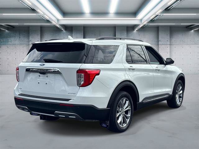 Used 2023 Ford Explorer XLT w/ Equipment Group 202A AWD/4WD image 25