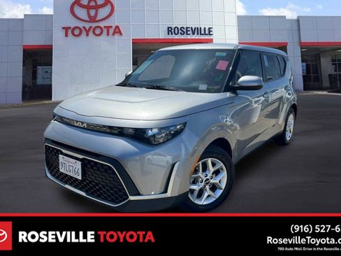 Used 2023 Kia Soul LX w/ LX Technology Package image 1