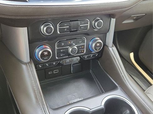 Used 2023 GMC Yukon SLT RWD image 18