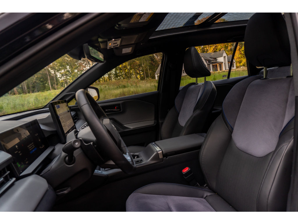 Used 2026 Toyota RAV4 XSE w/ Panoramic Sun Roof Package AWD/4WD image 12