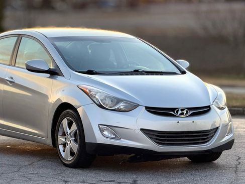 Used 2013 Hyundai Elantra GLS w/ Preferred Pkg image 15