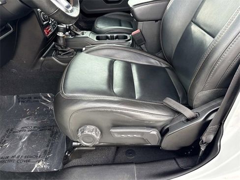 Used 2022 Jeep Wrangler Unlimited Rubicon w/ Xtreme Recon 35" Tire Package image 12