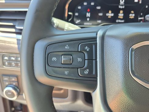 Used 2023 GMC Yukon XL Denali AWD/4WD image 33