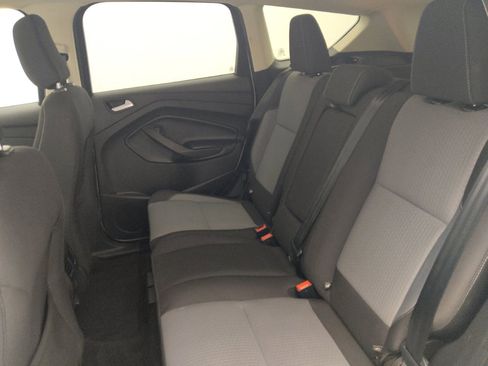 Used 2019 Ford Escape SE image 18