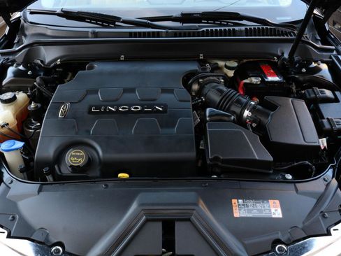 Used 2014 Lincoln MKZ image 43