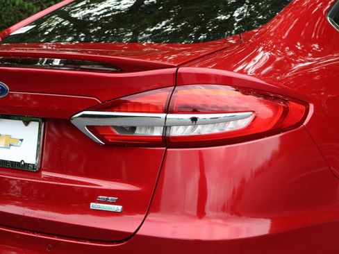 Used 2020 Ford Fusion SE w/ Equipment Group 151A FWD image 9