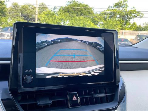 Used 2025 Toyota Corolla LE FWD image 26