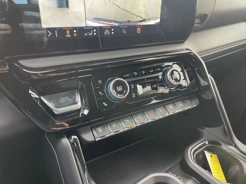 Used 2024 GMC Sierra 2500 AT4X image 19