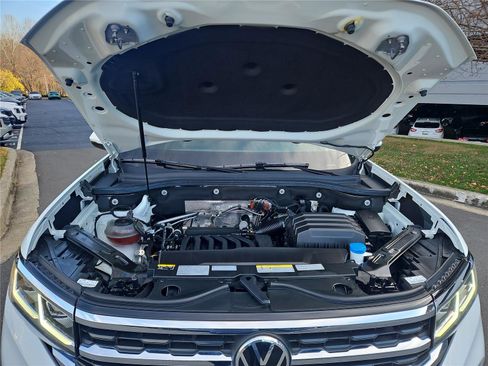 Certified 2021 Volkswagen Atlas SEL image 10