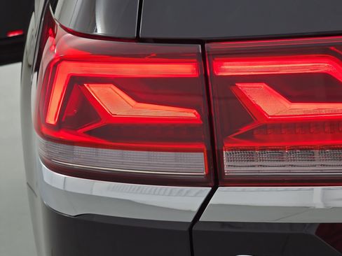 Certified 2025 Volkswagen Atlas SEL AWD/4WD image 36