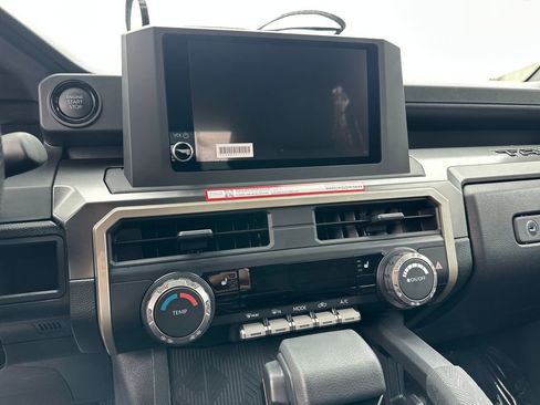 Certified 2026 Toyota Tacoma SR5 AWD/4WD image 22