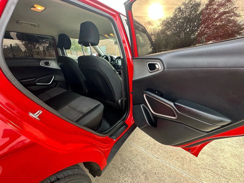 Used 2020 Kia Soul LX FWD image 22