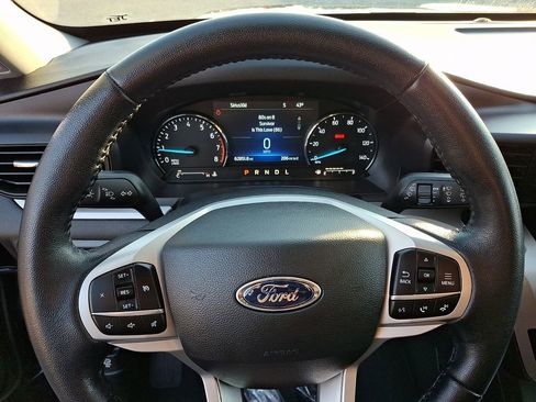 Certified 2022 Ford Explorer XLT w/ Class IV Trailer Tow Package image 19