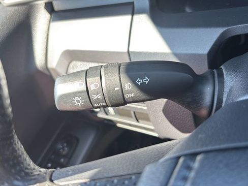 Used 2024 Toyota Tacoma SR5 AWD/4WD image 19