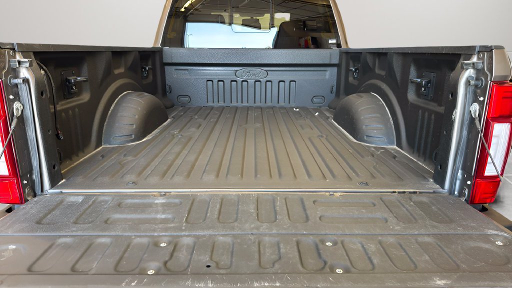 Used 2022 Ford F350 Lariat w/ Lariat Ultimate Package AWD/4WD image 26