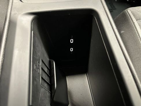 Used 2025 Volkswagen Tiguan S image 22